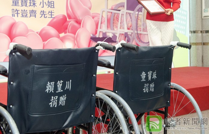 用愛回饋鄉里! 善心民眾捐贈童綜合醫院40台輪椅