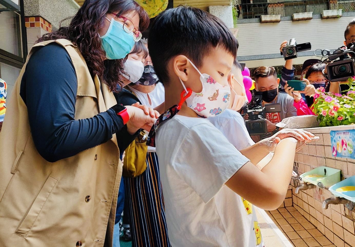 衛生局攜手幼兒園辦理腸病毒創意宣導活動 提醒師生及家長小心防範腸病毒 共同守護孩童健康
