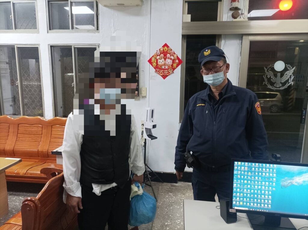 基隆市警察局第二分局和一路派出所警員林星辰、龔恩宗,幫助小黃司機尋回生財車輛