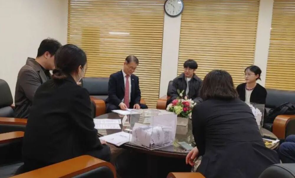 3月24日,由韓國青年工人組成的工會“青年聯合會”與僱傭勞動部部長李政植舉行了會談 / 青年聯盟