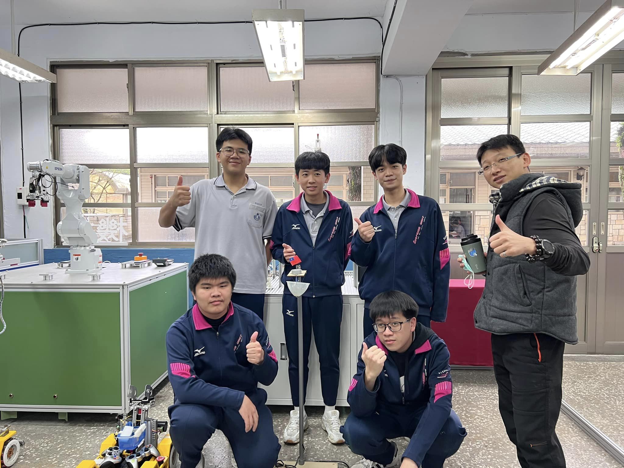 抱著夢想選擇二信機械參加全國專題實作獲佳作