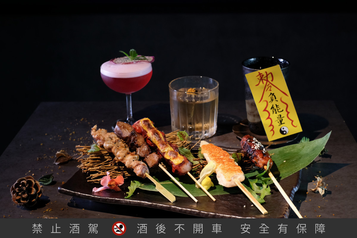 五串組(雞頸肉串、明太子雞柳串、番茄培根串、豬舌、雞肉丸串)+三杯串燒調酒組合。