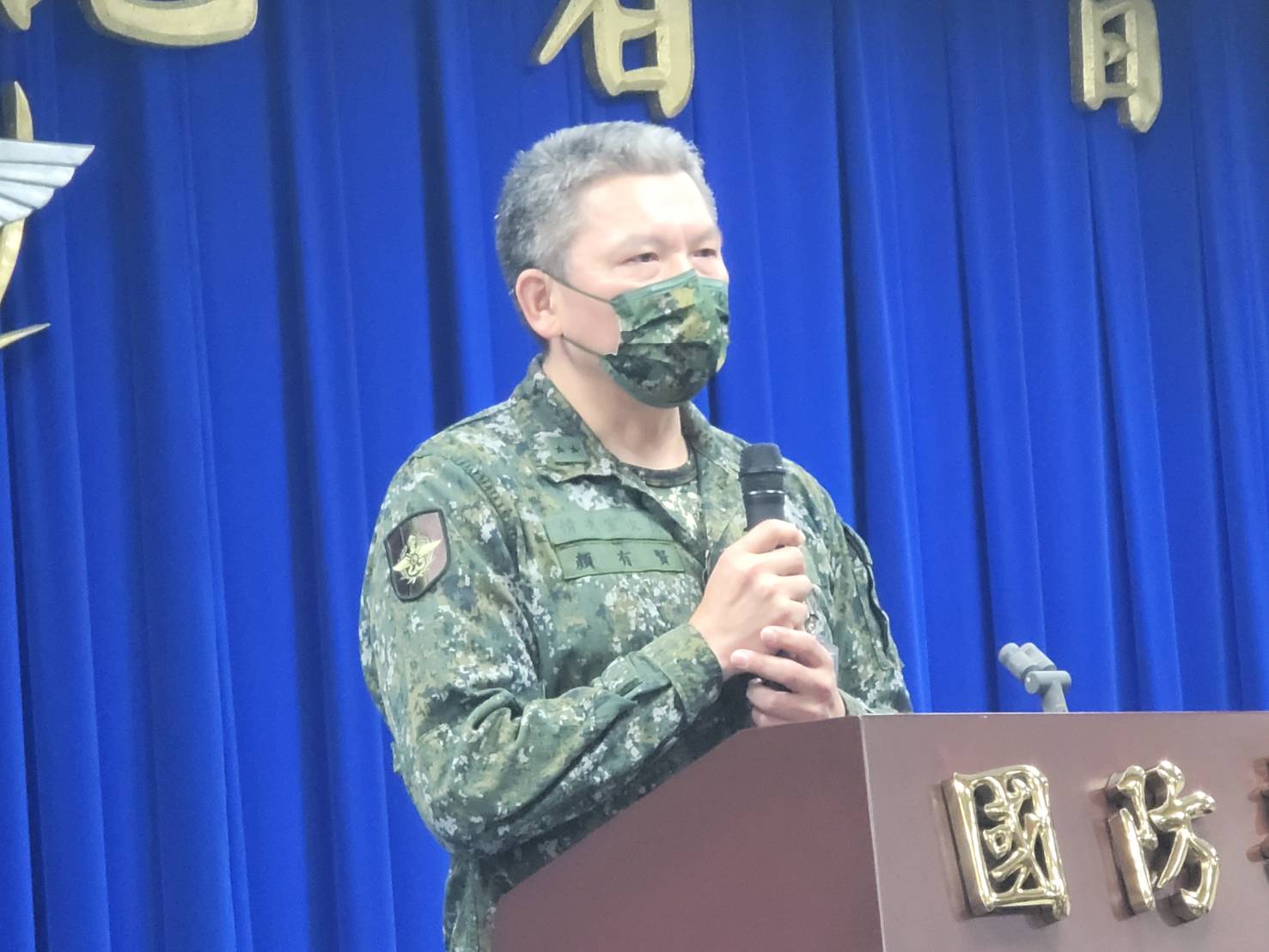 針對中國發布台灣北部空域為禁航區,國防部情次室次長顏有賢表示,初判以航太為主。王烱華攝