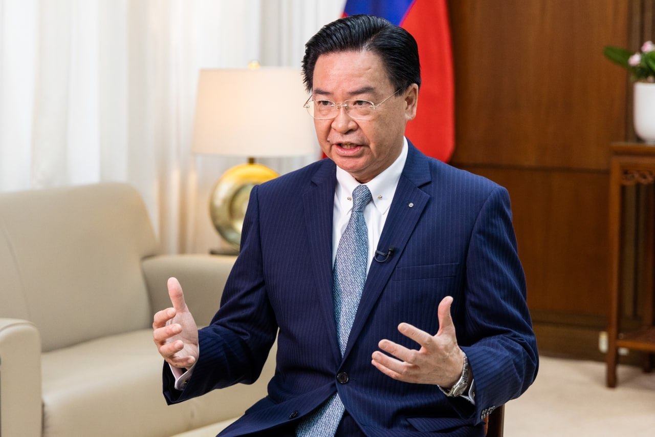 外交部長吳釗燮近日接受多家國際媒體專訪。外交部提供