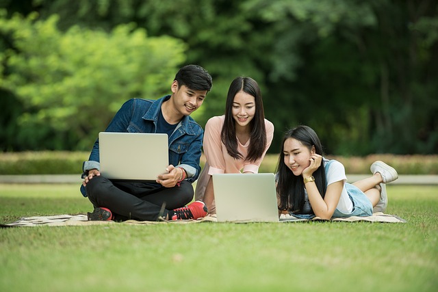students-g182bfd8fb_640.jpg