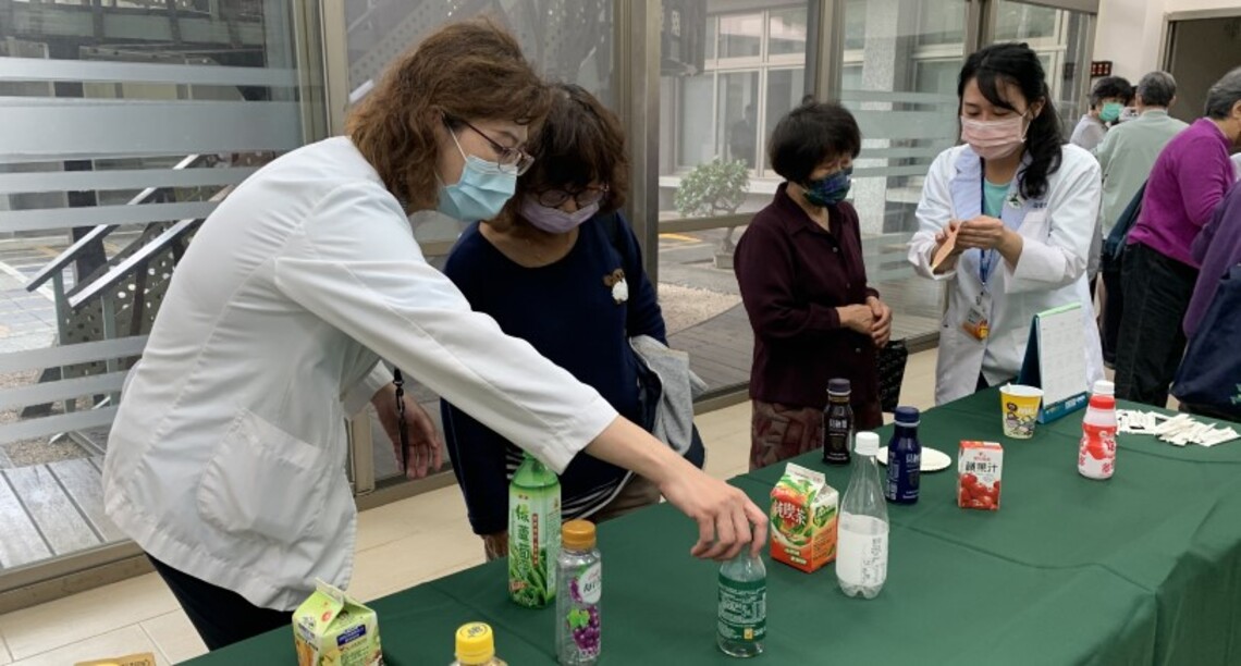 市售果汁含糖量高  小心吃進大把糖包