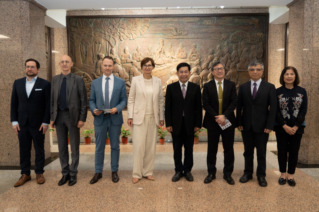德國聯邦教育及研究部斯塔克-瓦特辛格部長率團訪臺,與教育部潘文忠部長進行高等教育及科技研究合作交流