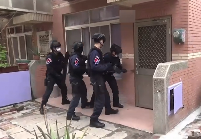 三女淪人頭帳戶遭毒品控制 彰化警方破門救出