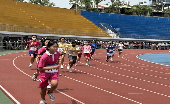 全國國中大隊接力複賽 中市各校場上爭取決賽代表
