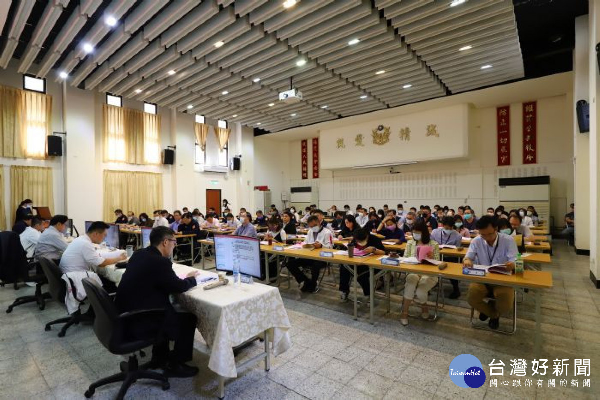 張市長主持治安會報,強力打擊幫派犯罪,展現維護社會治安決心。