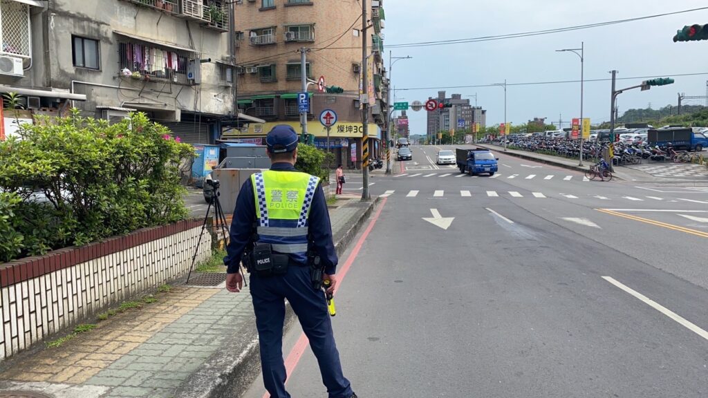 基隆市警察局推動行人友善政策 宣導路口停讓行人 安全又省荷包