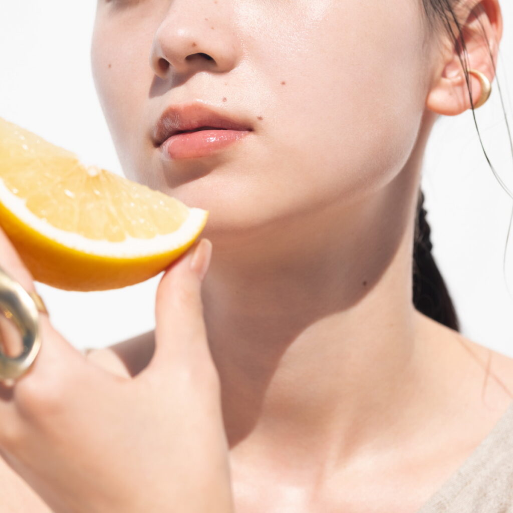 ALLIE持采濾鏡調色UV防曬乳,結合防曬及潤色,打造宛如自帶美肌濾鏡的輕底妝_木質調勻妍(照片提供:台灣鐘紡)