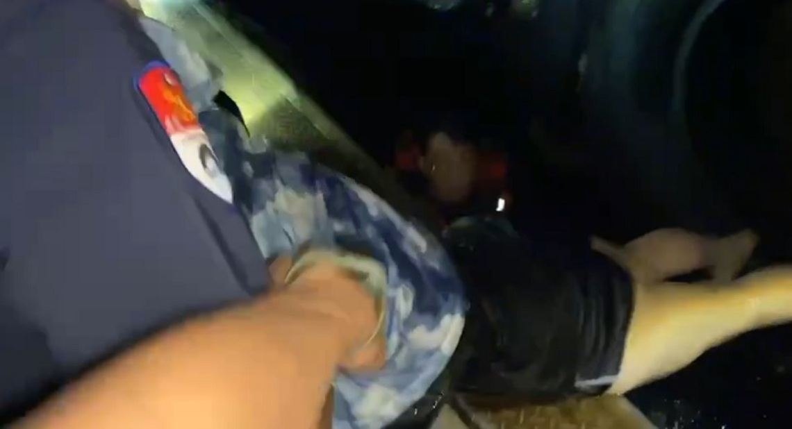 女子心情不佳 深夜跳海 高港警總隊與海巡合力救回寶貴生命