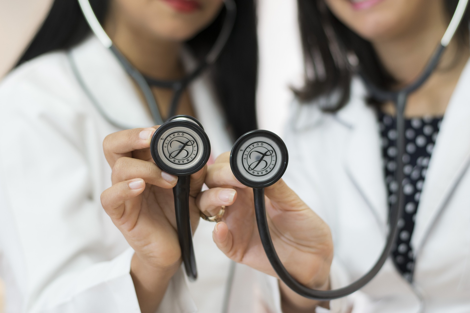 doctor-2568481_1920