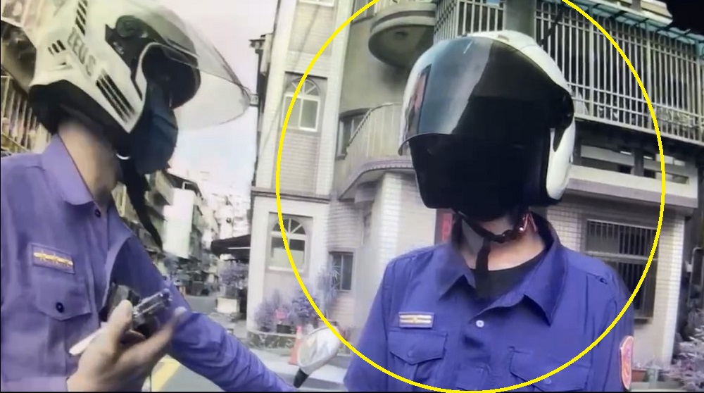 太想當警察 23歲男兩度穿著全套警服趴趴走 58 S 19767307