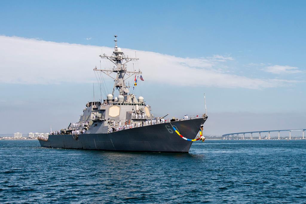 美國海軍伯克級飛彈驅逐艦DDG-69米利厄斯號（USS Milius）在台灣時間16日通過台灣海峽。翻攝美第7艦隊臉書