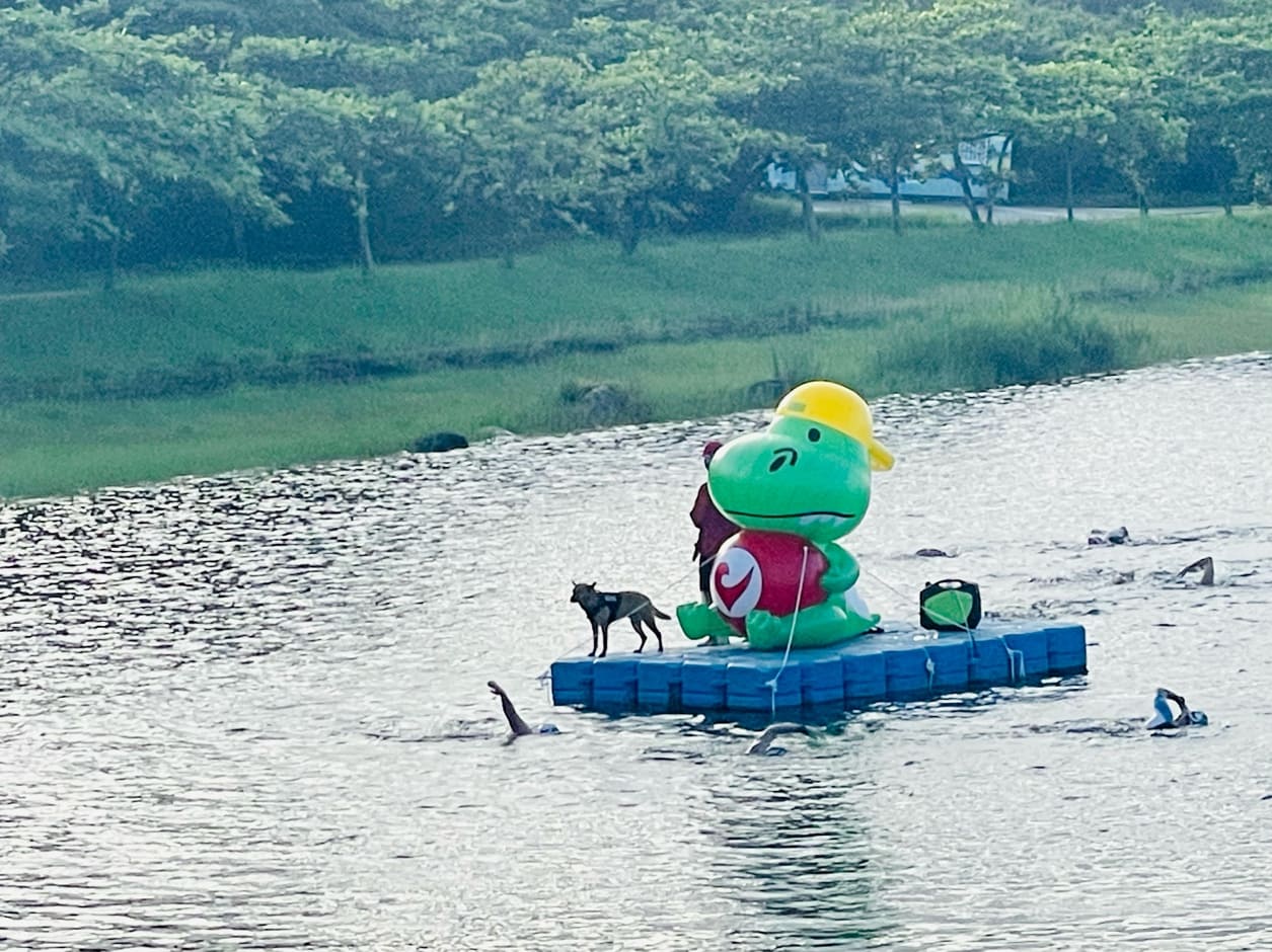 迴轉處大型浮檯,準確的定位和轉向可省下不少力氣和距離