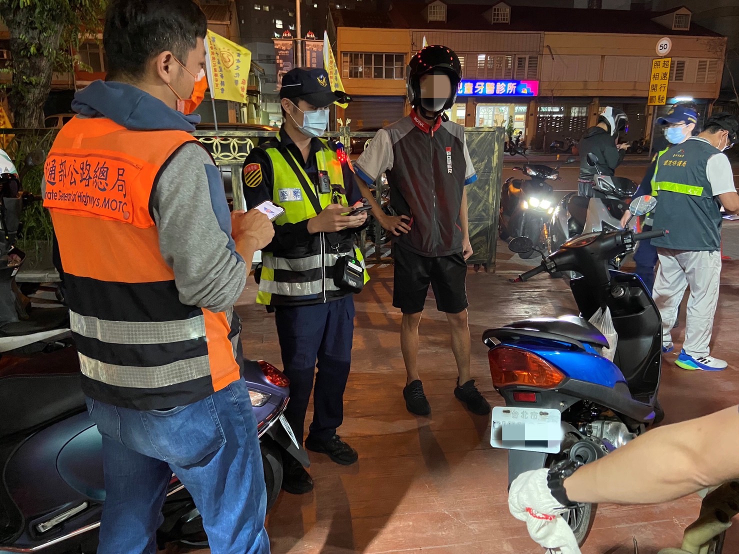 ▲ 中警一分局執行封閉式取締酒駕暨噪音改裝車路檢勤務 (圖/台中市警察局 提供)