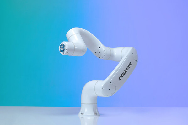 斗山機械人（DOOSAN ROBOTICS）推出經 NSF 認證的 E 系列協作機械人（COBOTS），專為餐飲行業打