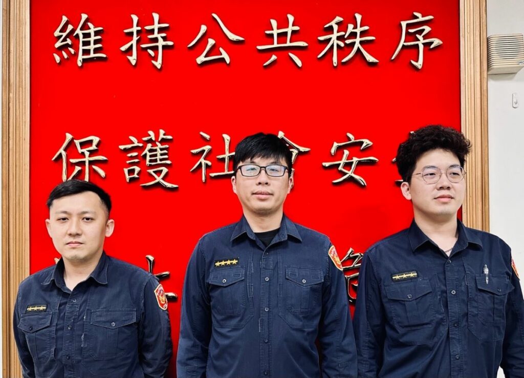 文德派出所警員薛皓謙(左)、副所長陳明昶(中)、警員鄭富宏(右)