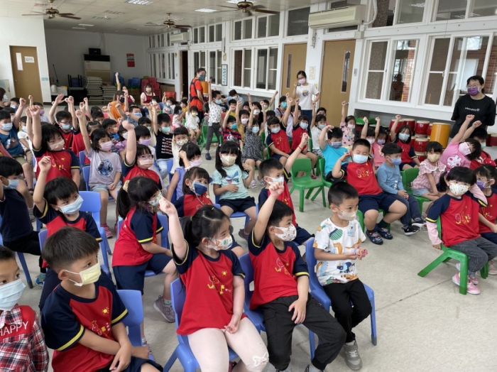 廉政署引導幼兒化身為廉潔小超人 小朋友聽故事走進奇幻世界