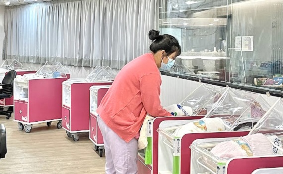 三民菡生產後護理之家推廣寶寶沐浴兼按摩 促進親子互動 也讓寶寶更健康!