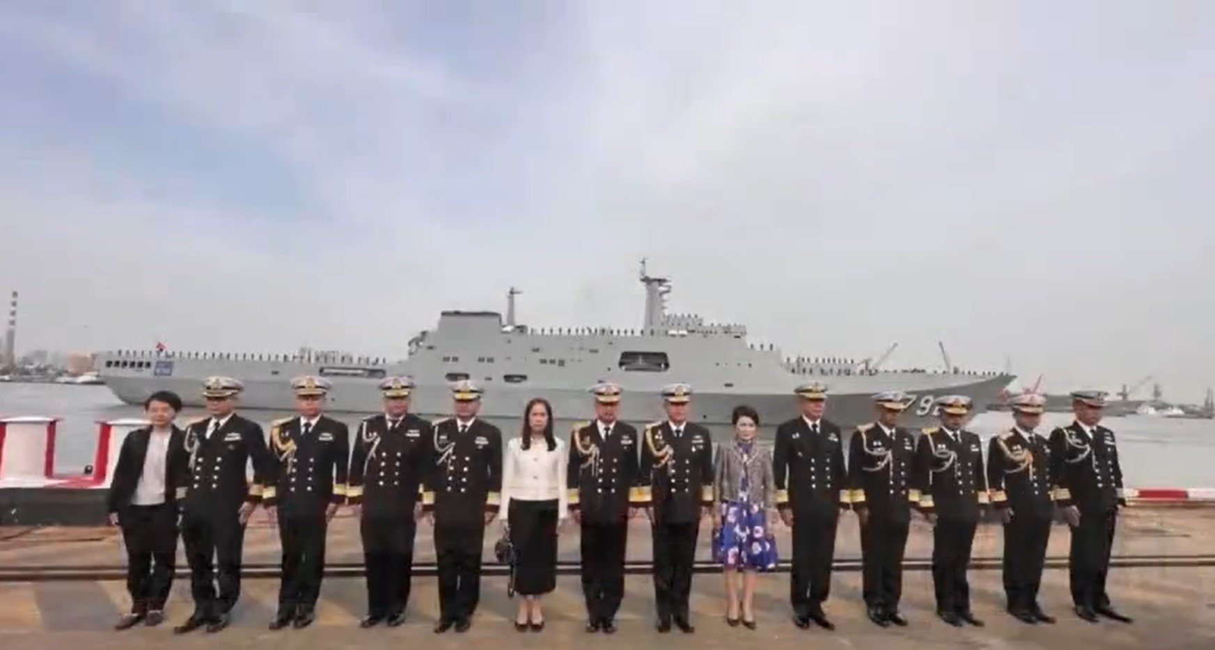 泰國海軍象島號綜合登陸艦進入台灣海峽。翻攝泰國海軍推特
