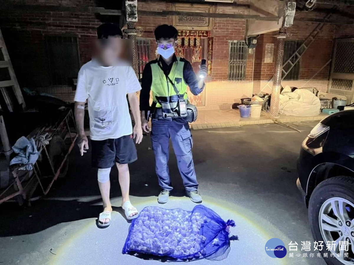 民眾報案表示放在家門口的一袋蒜頭不翼而飛向警方報案／警方提供