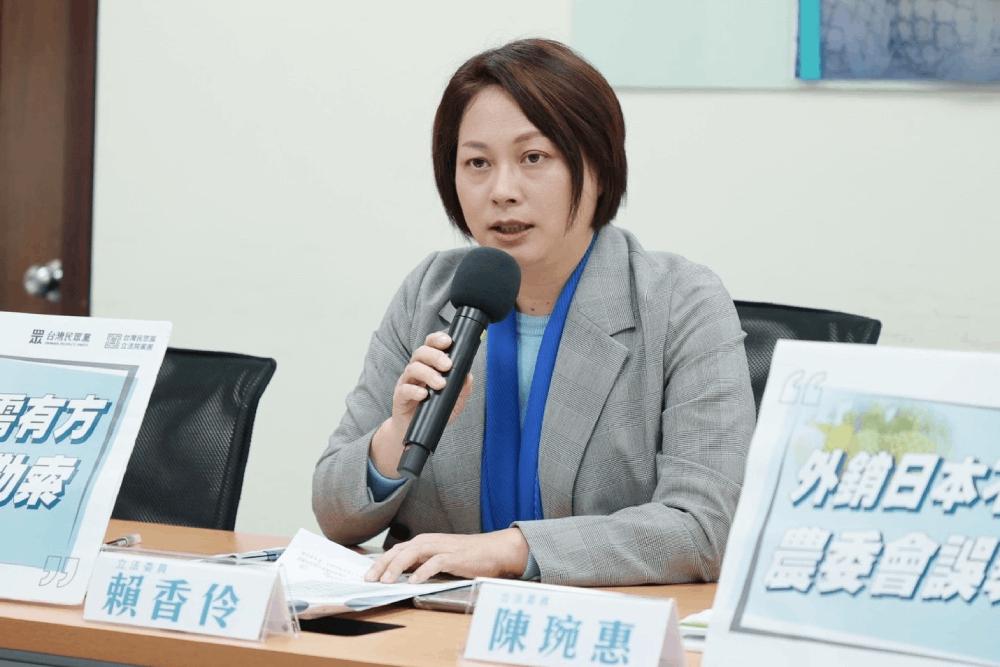 吃完石斑吃鳳梨?農糧署採購100噸鳳梨學校入菜 民眾黨團:班班吃鳳梨? 56 政府通常習慣「情緒勒索」要求國營企業、官股銀行認購滯銷農漁產品。