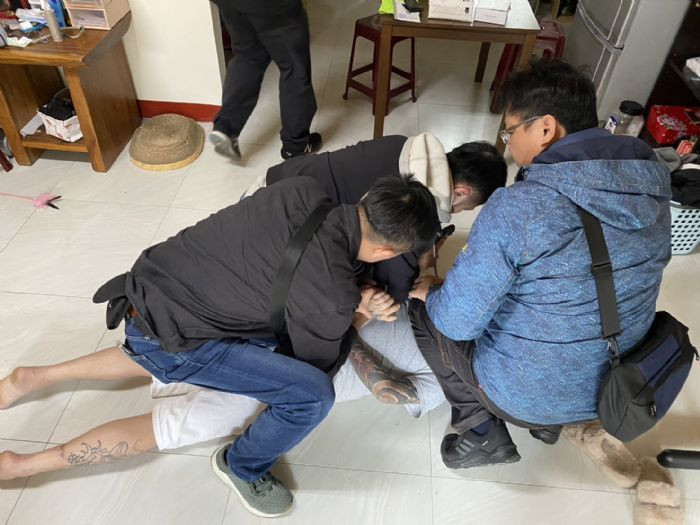 桃園市政府警察局秉持「犯罪零容忍」立場與決心,強勢掃蕩,展現警方強力打擊犯罪之決心。<br /><br /> <br /><br />