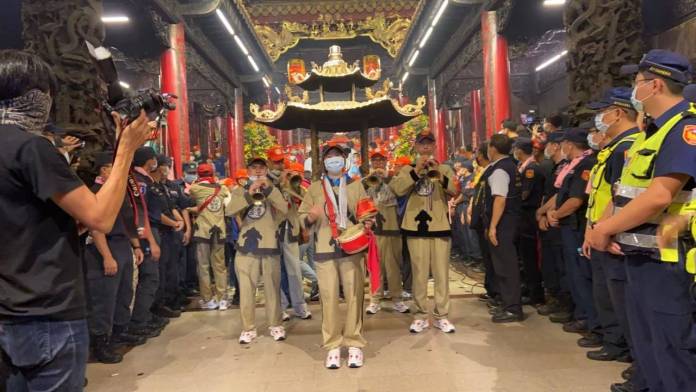 台中市警局天將出動1600警力,進行大甲媽遶境起駕維安。民眾提供