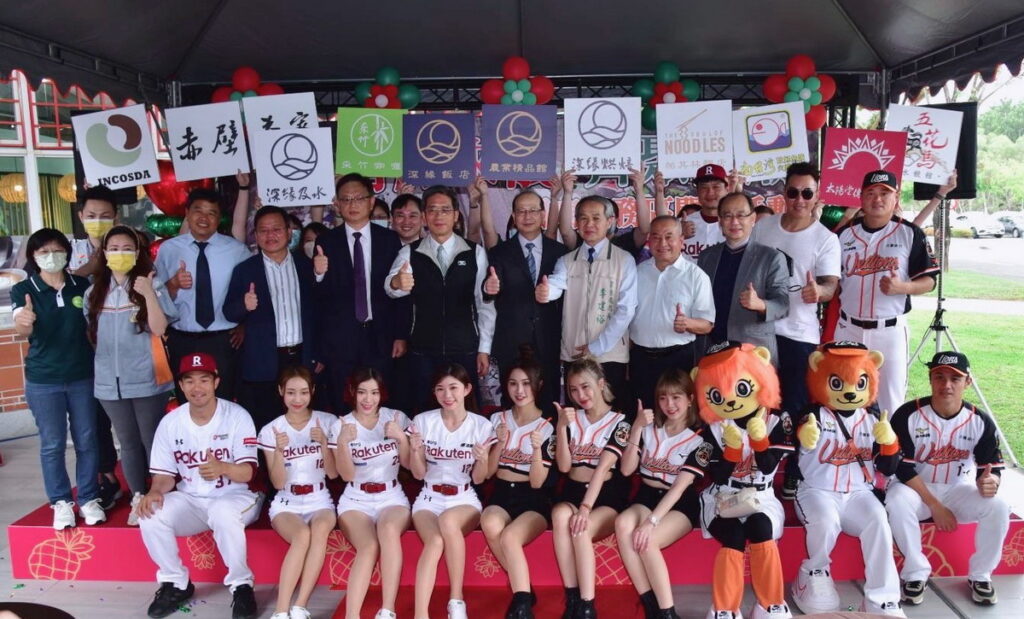 引進獲經濟部臺灣餅創新奬的「深緣烘焙」、「深緣食堂」,同步引進星巴克、穎可達咖啡、南台灣土魠魚羹、農業精品館等共14個品牌