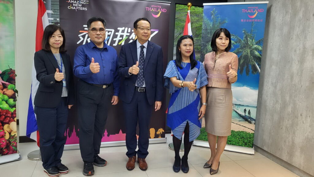 泰國貿易經濟辦事處(TTEO)、泰國觀光局(TAT)及台北市政府文化局共同在台北信義區香堤大道廣場舉辦歡樂的文化節活動
