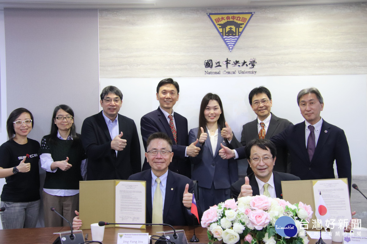 締約儀式圓滿成功,雙方與會來賓一同合影紀念。