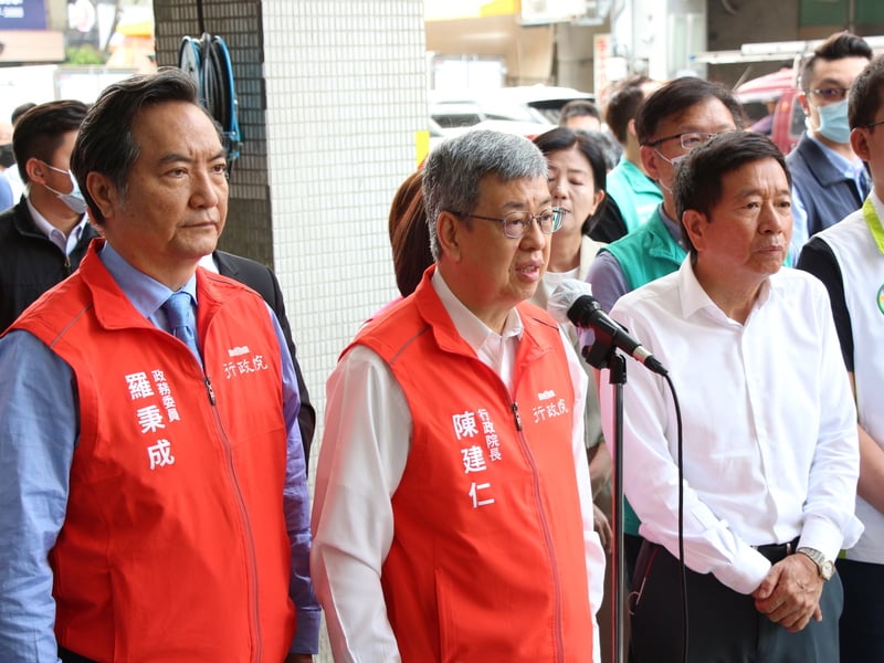陳建仁上午前往台中視察「特搜大隊西屯分隊消防廳舍」改建規劃。中央社