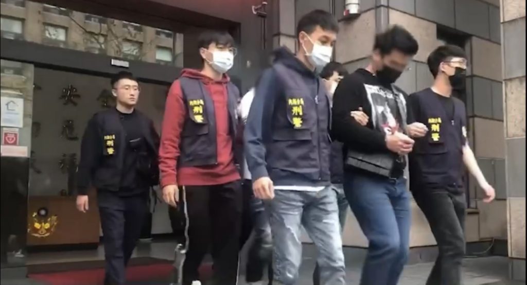 警方將犯嫌3人依妨害自由及詐欺等罪解送地檢署。