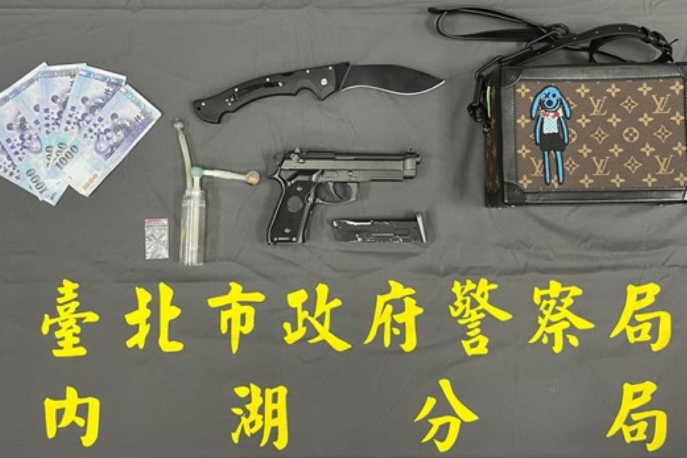積欠債務遭逼迫開戶 內湖警盤查發現即時救援 80 005 11