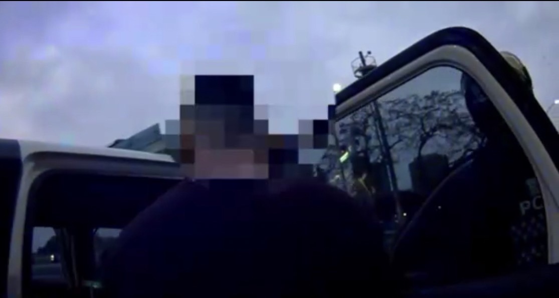 酒駕男嫌共享機車安全帽不衛生 竟直接無帽上路 警見狀攔查送辦
