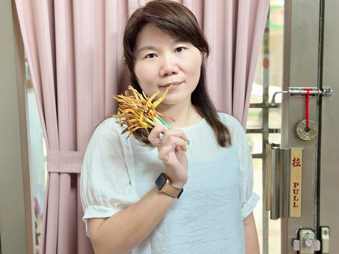 漾新聞|李雅靜質詢送菜 狠酸陳其邁市府重大建設讓市民等到「黃花菜都涼了!」