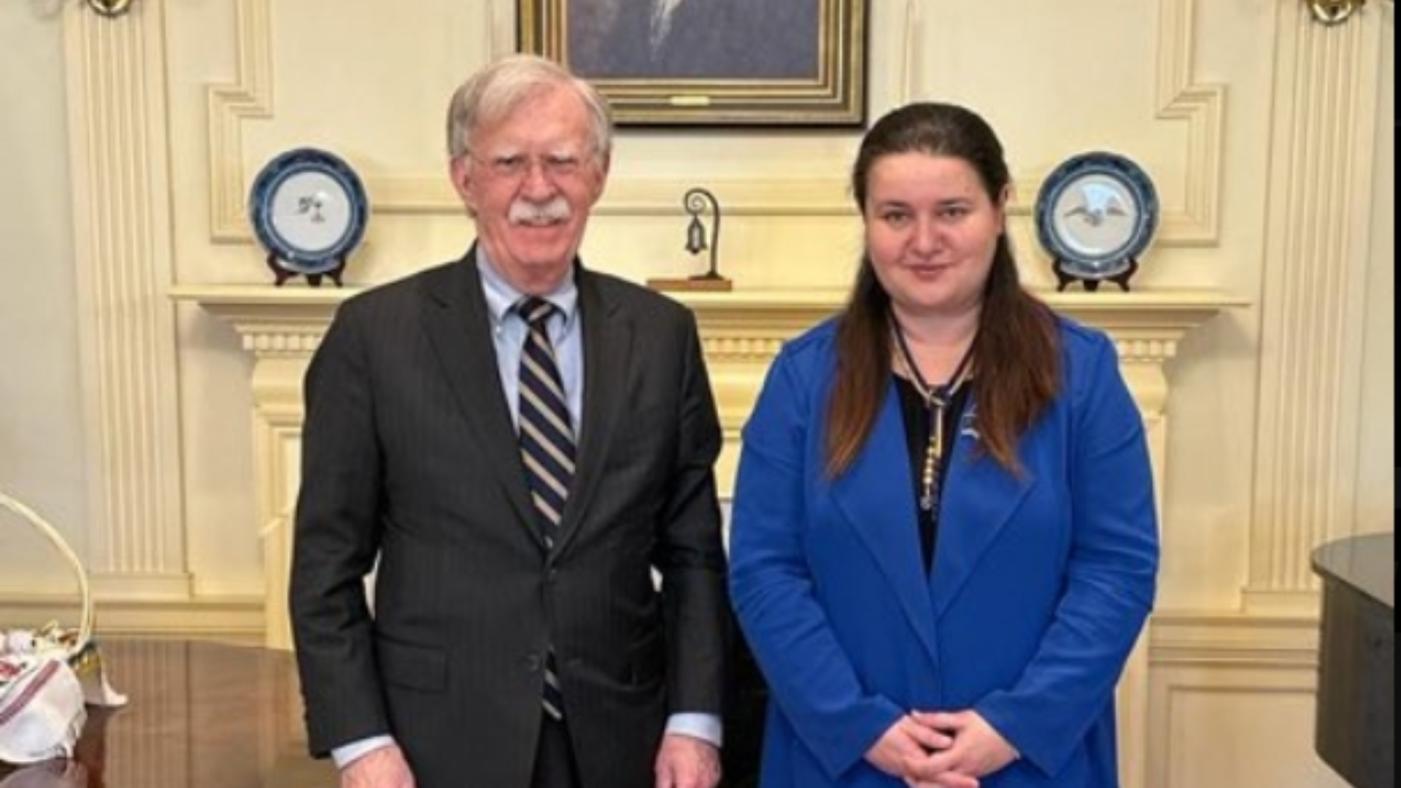 美國前國家安全顧問波頓(John Bolton)(左)4月底將訪台。翻攝@AmbJohnBolton 推特