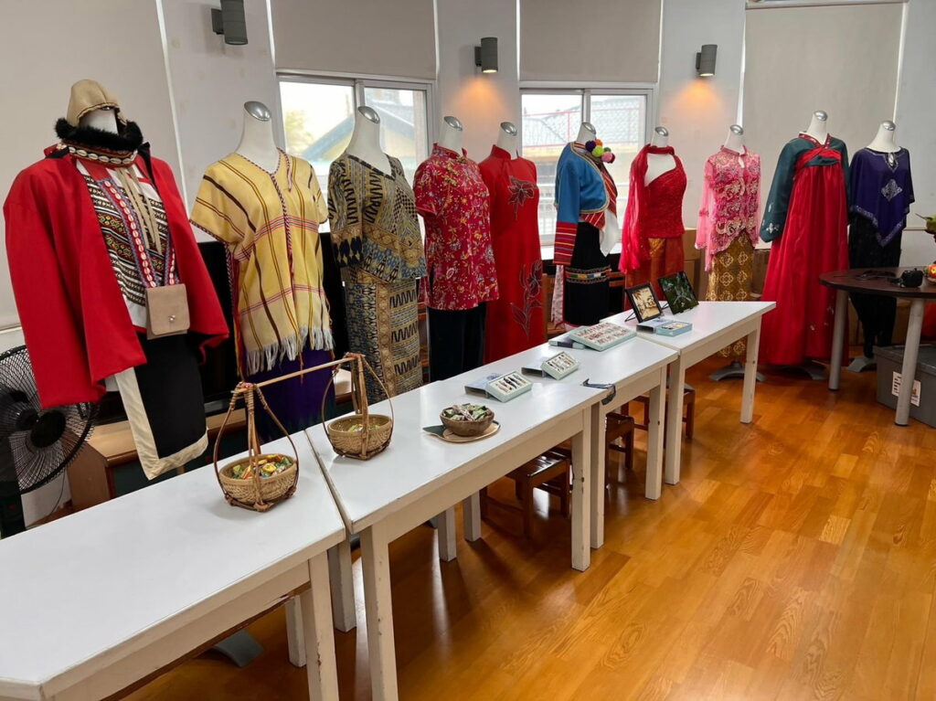 宣信國小新住民文物展