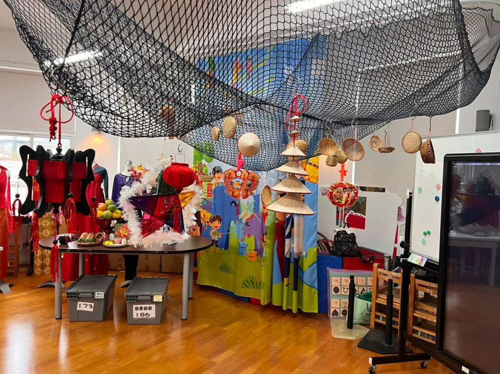 宣信國小新住民文物展