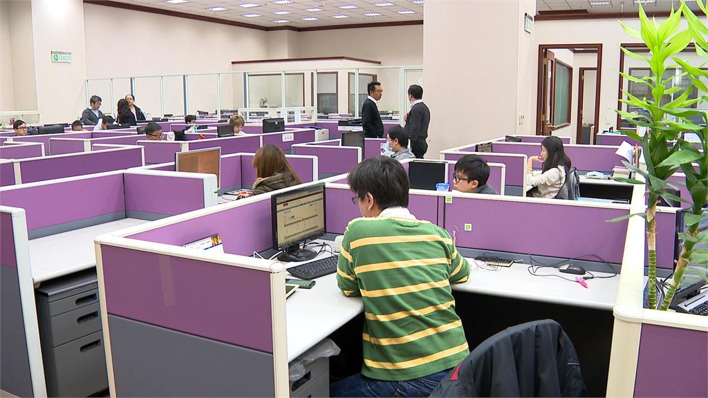 迎年後轉職潮失業率小幅攀升 疫後復甦產業高薪搶人