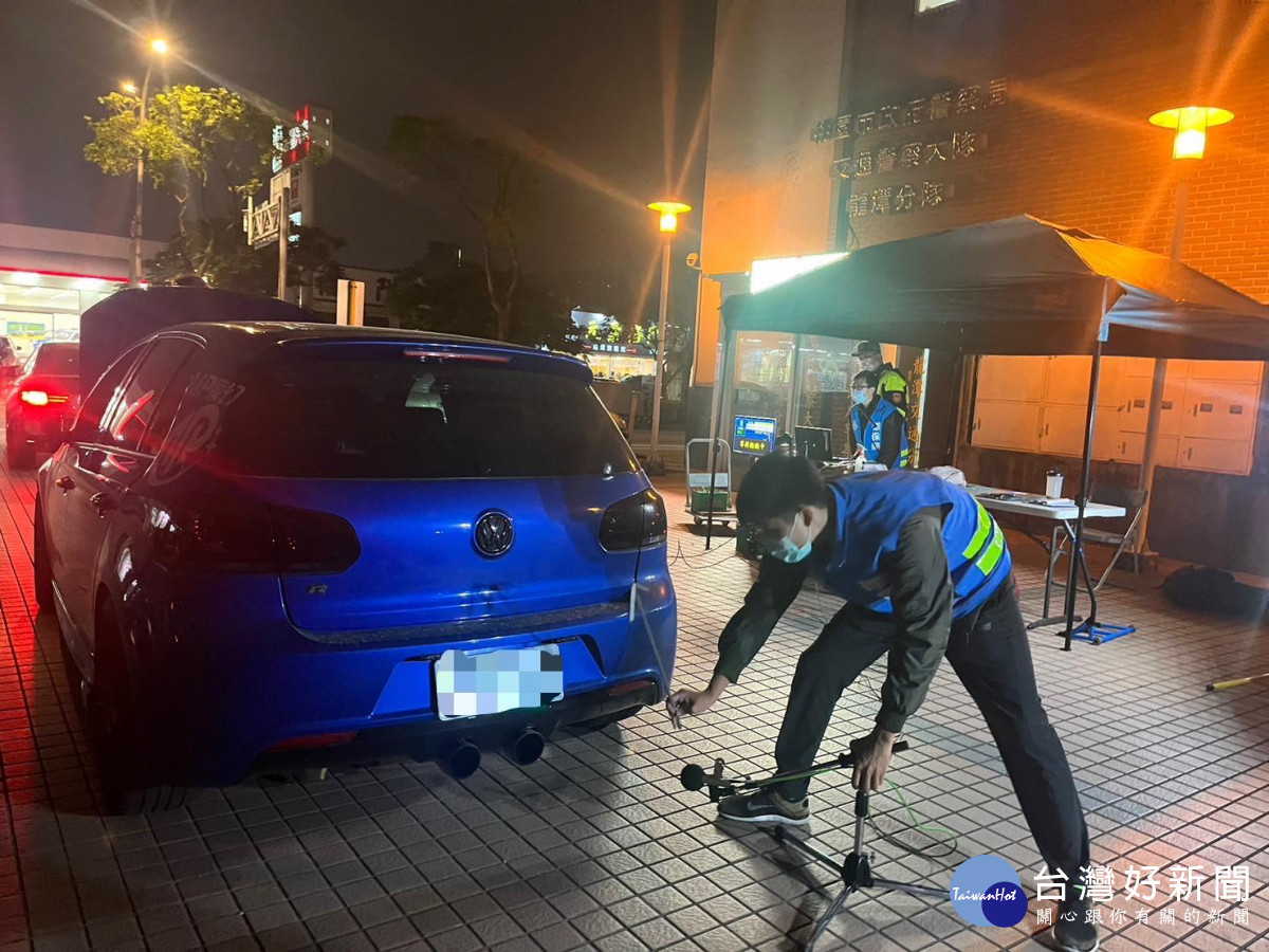 破百分貝怪獸級改裝車炸街,龍潭警主動出擊還民安寧!<br /><br /> <br /><br />