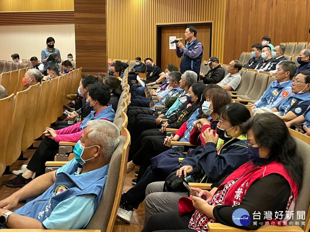 社區治安會議出席里長踴躍發言。<br /><br />