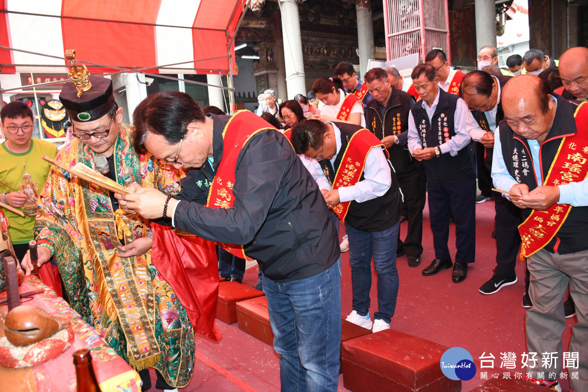 南瑤宮癸卯年笨港進香祭典結束後進香主委林世賢市長敬呈疏文。圖／彰化市公所提供