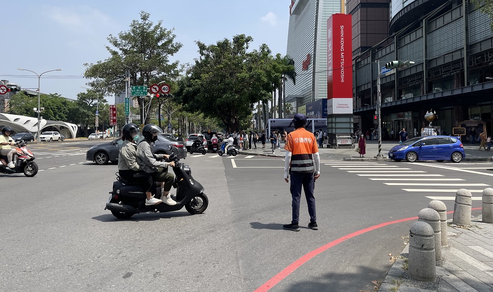 ▲ 中警強化易肇事路口執法,防制交通事故成效顯著 (圖/台中市警察局 提供)