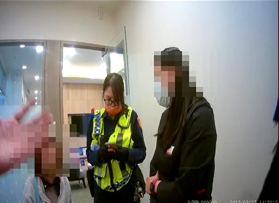 ▲ 婦人暈船「網路英籍男」,欲匯款美金5千元清償貨物手續費 (圖/台中市警察局 提供)