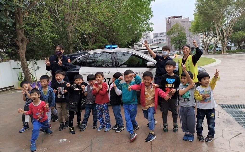 ▲ 中警三分局立德所至東峰幼兒園進行交通安全宣導 (圖/台中市警察局 提供)