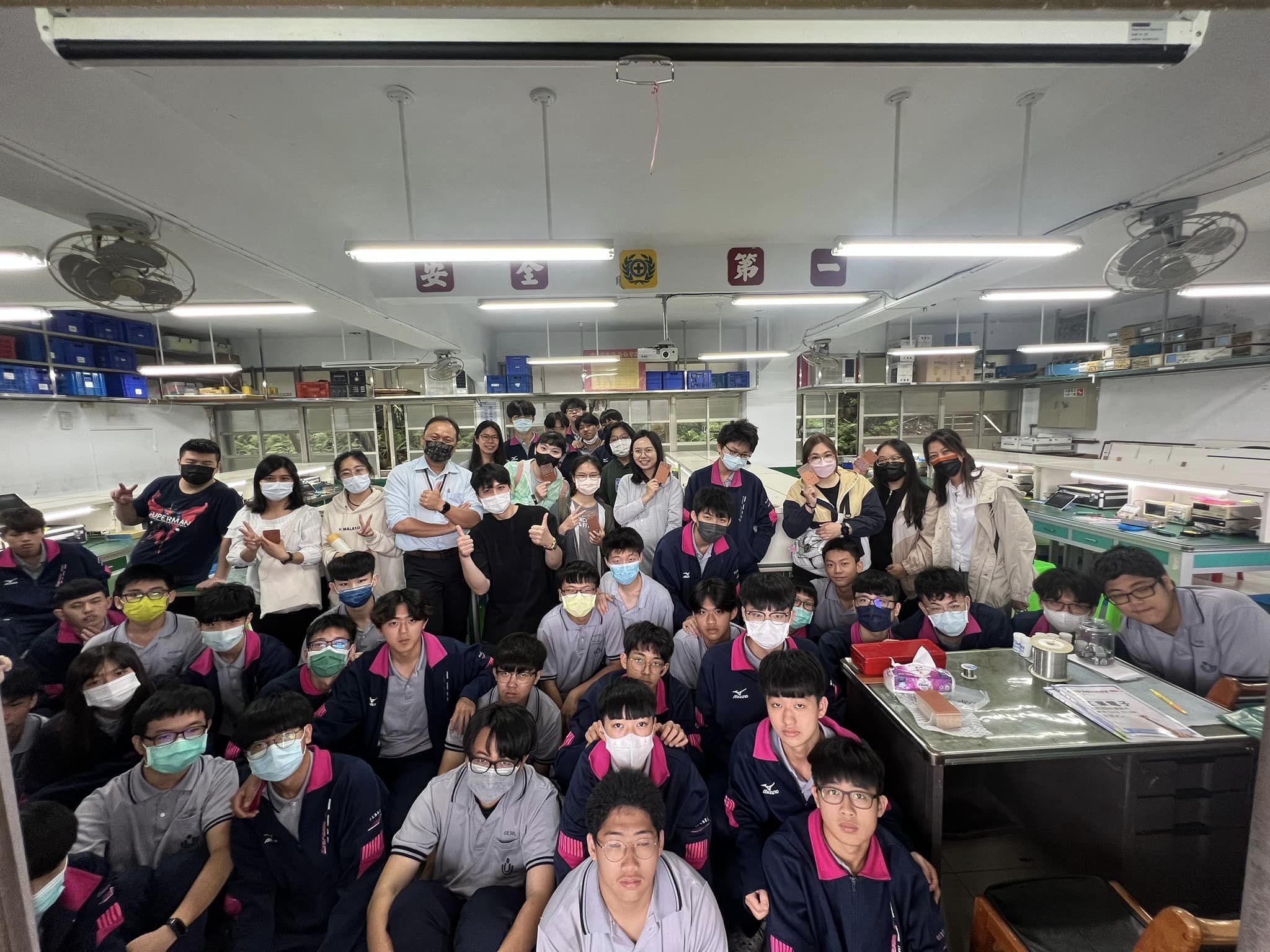 高中生與師培生角色反轉體驗實作改變教學迷思